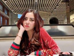 MODEL SEKSI AYU AULIA DILARIKAN KE RS, KEJANG DAN TAK SADARKAN DIRI