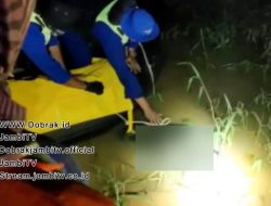KARYAWAN PT ANGKASA RAYA DIANGKUT DARI SUNGAI