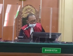 DIHUKUM 2,5 TAHUN AKIBAT RUGIKAN BANK MANDIRI