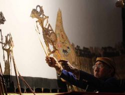 KHALID BASALAMAH MINTA MAAF SOAL CERAMAH ‘WAYANG HARAM’