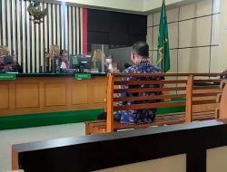 KUSNINDAR DIDAKWA KORUPSI BERKELOMPOK