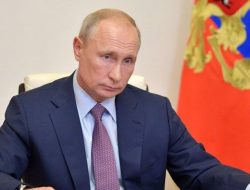 ISU INVASI RUSIA KE UKRAINA DIBALAS PUTIN ‘TAK INGIN PERANG DI EROPA’