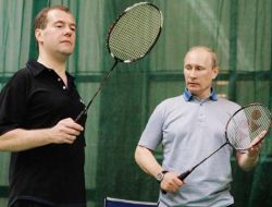 AS DIINGATKAN MANTAN PRESIDEN RUSIA DMITRY JANGAN KURANG AJAR