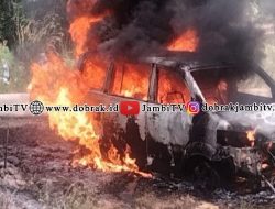MELEDAK DI PEDESAAN KETIKA SIANG BOLONG
