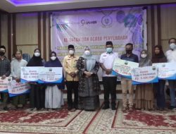 BUPATI MASNAH SERAHKAN BONUS KAFILAH MTQ