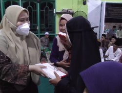 SAFARI RAMADHAN, BUPATI MASNAH BERIKAN BANTUAN KEPADA WARGA DESA KASANG LOPAK ALAI