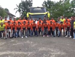 BUPATI MFA LEPAS BATANGHARI FC BERLAGA WAKILI JAMBI DI PIALA SOERATIN U-17 JATIM