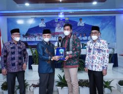 DIDAMPINGI WABUP BAKHTIAR, BUPATI MFA HADIRI PERTEMUAN APKASI DI KERINCI