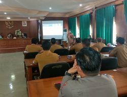 SEKDA SAPRIL PIMPIN RAPAT PERCEPATAN VAKSINASI