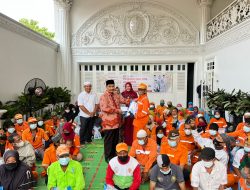 SAH TERUS PEDULI BERBAGI ZAKAT, INFAQ DAN SADAQAH PADA PETUGAS KEBERSIHAN