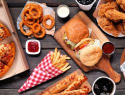 JAGA TUBUH TETAP FIT SELAMA PUASA, HINDARI JENIS MAKANAN BERIKUT!