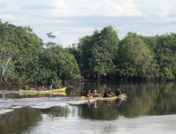 BANGKITKAN TRADISI, PEMUDA TELUK DAWAN GELAR LOMBA BALAP PERAHU TRADISIONAL