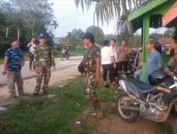 PROTES JALAN DESA RUSAK, WARGA LARANG KENDARAAN PERUSAHAAN MELINTAS