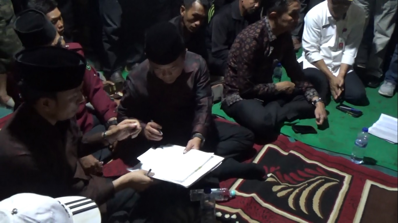demo blokir jalan