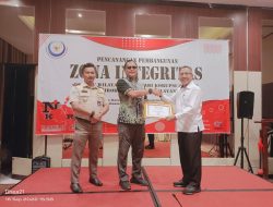 MENTERI KELAUTAN MEMBERIKAN DITRESKRIMSUS POLDA JAMBI PENGHARGAAN, INI ALASANNYA
