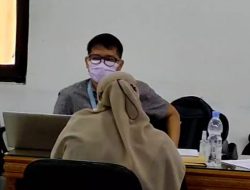 SATU JAM MASNAH BUSRO DIPERIKSA KPK