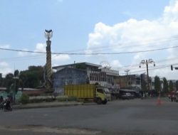 MULAI HARI INI !!!  Truk Angkutan Dilarang Lewat Simpang BBC Pagi Dan Sore