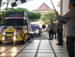 KAPOLDA JAMBI SEBAR TAKJIL UNTUK MASYARAKAT DI JAMBI