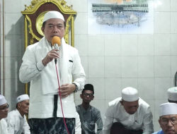 GUBERNUR AL HARIS SAFARI SUBUH DI SEKERNAN, JUGA SERAHKAN BANTUAN