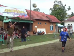PJ BUPATI BACHYUNI SAKSIKAN KEJUARAAN VOLI DI DESA BETUNG