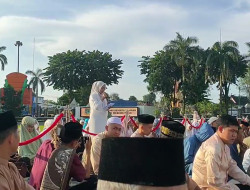 PERAYAAN IDUL FITRI 1445 H, PJ WALIKOTA JAMBI SHALAT IDUL FITRI BERSAMA WARGA