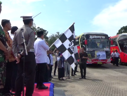 GUBERNUR AL HARIS LEPAS PESERTA MUDIK GRATIS 2024