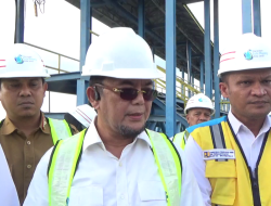 ANGGOTA DPRD IVAN WIRATA TINJAU TEBING INTAKE AURDURI YANG LONGSOR