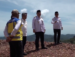 GUBERNUR AL HARIS TINJAU LANGSUNG PEMBANGUNAN JALAN BATANG ASAI