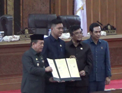 DPRD PROVINSI JAMBI UMUMKAN AL HARIS – SANI SEBAGAI GUBERNUR DAN WAGUB TERPILIH