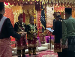 GUBERNUR DAN WAKIL GUBERNUR JAMBI DIKUKUHKAN SEBAGAI PEMANGKU ADAT LAM JAMBI