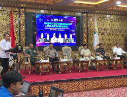 GUBERNUR AL HARIS SERAHKAN PENGHARGAAN PROPER KE PERUSAHAAN PEDULI LINGKUNGAN