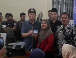 PASTIKAN PELAYANAN, BUPATI BBS TINJAU PELAKSANAAN ADMINDUK DI DISDUKCAPIL