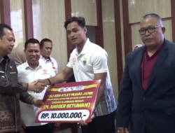 RAIH MEDALI EMAS DAN PERUNGGU, BUPATI BBS APRESIASI PARA ATLET DI MUARO JAMBI