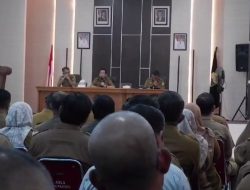 BUPATI DAN WABUP GELAR RAPAT BERSAMA SELURUH PEJABAT ESELON II DAN III
