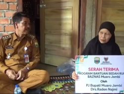 PJ BUPATI RD.NAJMI SERAHKAN 3 UNIT BANTUAN BEDAH RUMAH KEPADA MUSTAHIQ