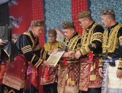 Kenduri Sko Enam Luhah, Gubernur Al Haris Dianugerahi Gelar Adat Kehormatan