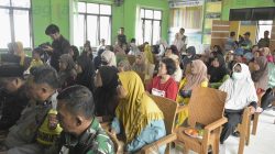 Wakil Walikota Jambi Serahkan Bantuan Pangan Beras Warga Kelurahan Paal Merah